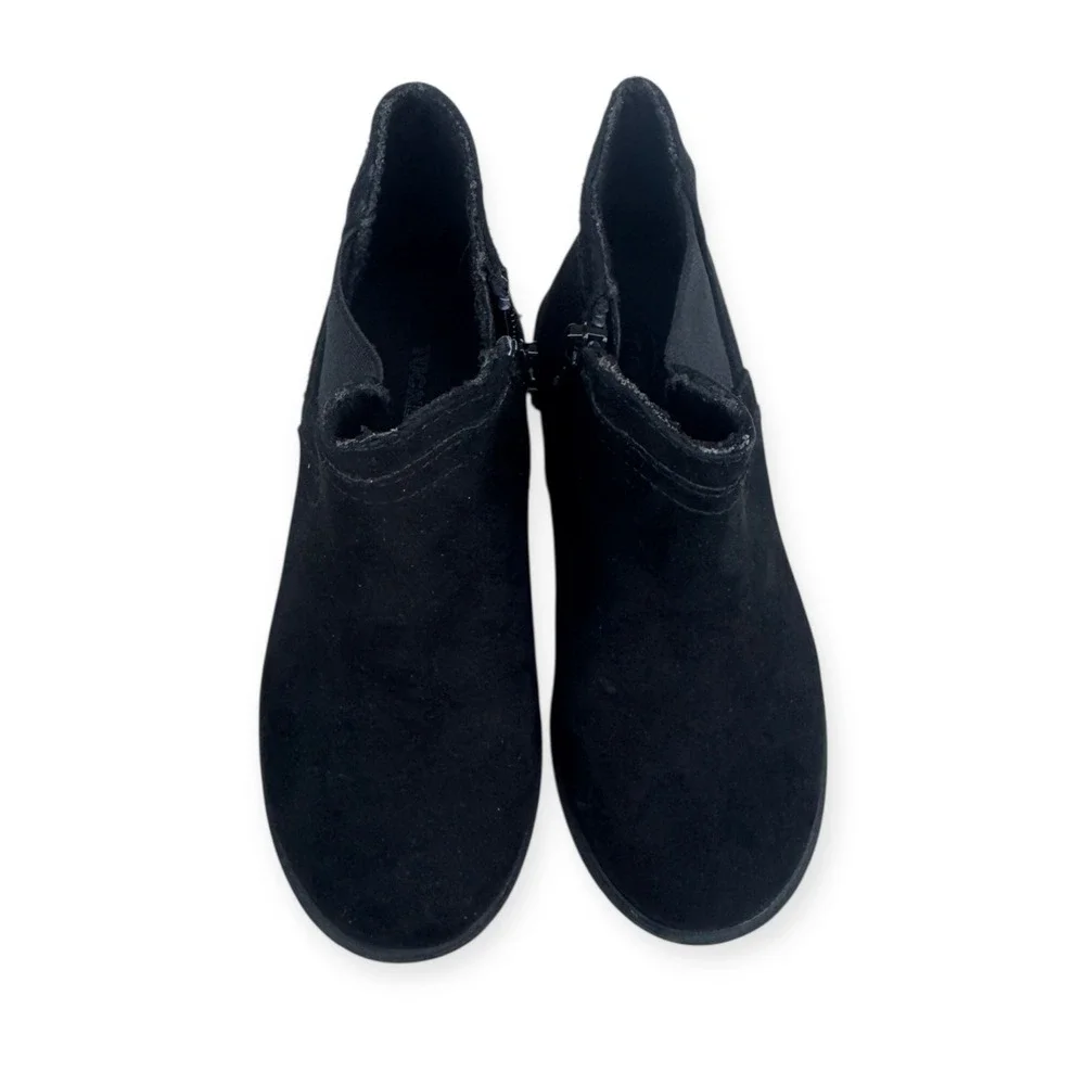 Tucker + Tate Girls Black Suede Chelsea Booties - Size 10